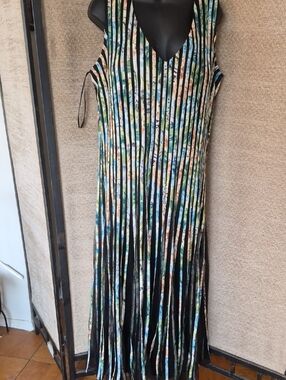 Sleeveless V-Neck Striped Floral Maxi Dress - Black & Multi